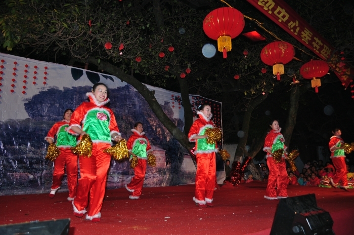 西岭村妇女广场舞文艺团638 / 作者:浅笑静听〆 / 帖子ID:57782