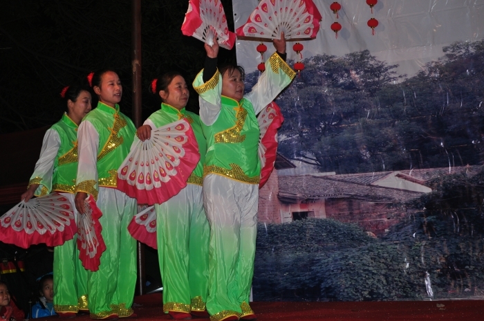 西岭村妇女广场舞文艺团392 / 作者:浅笑静听〆 / 帖子ID:57782