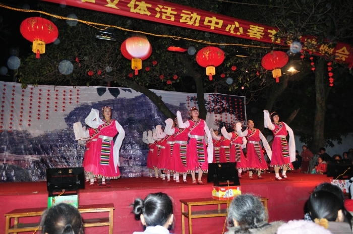 西岭村妇女广场舞文艺团116 / 作者:浅笑静听〆 / 帖子ID:57782