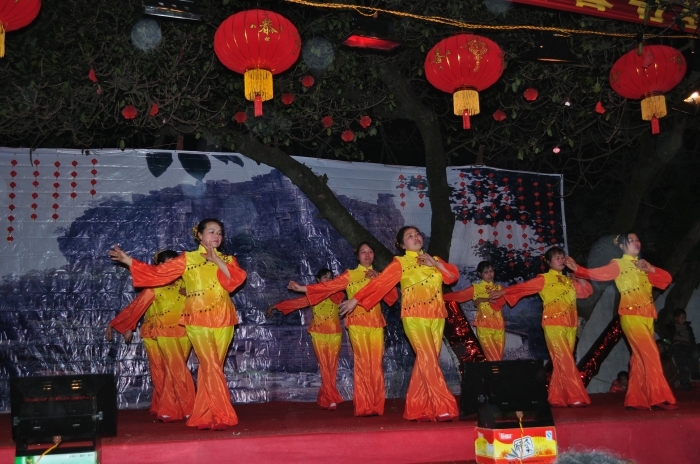 西岭村妇女广场舞文艺团886 / 作者:浅笑静听〆 / 帖子ID:57782