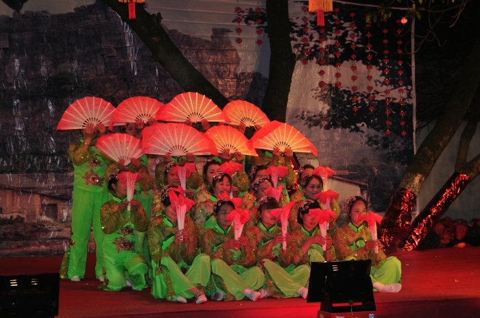 西岭村妇女广场舞文艺团754 / 作者:浅笑静听〆 / 帖子ID:57782