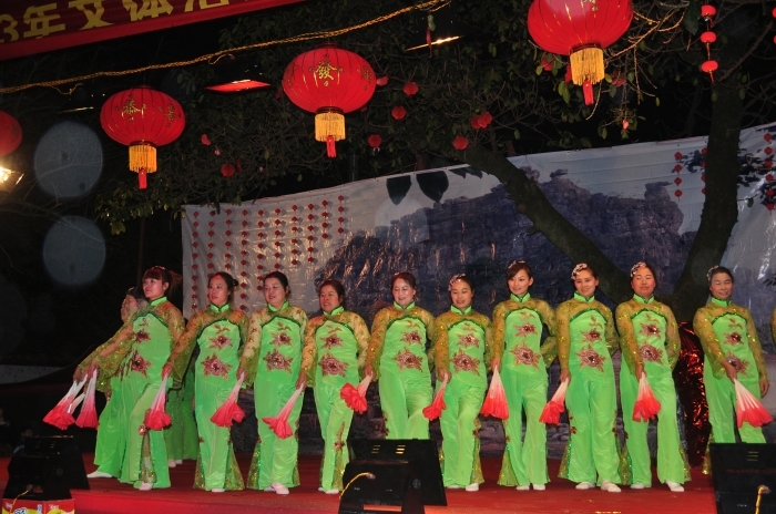 西岭村妇女广场舞文艺团973 / 作者:浅笑静听〆 / 帖子ID:57782