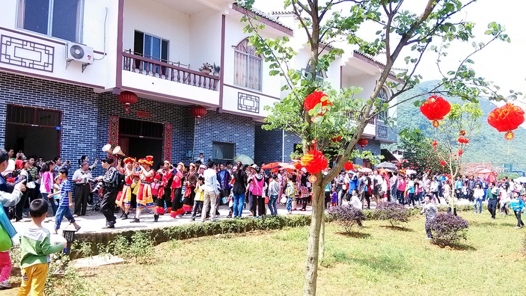 客官，您··这边瞧！！！！（这边风景独好）142 / 作者:狐狸猪 / 帖子ID:101630