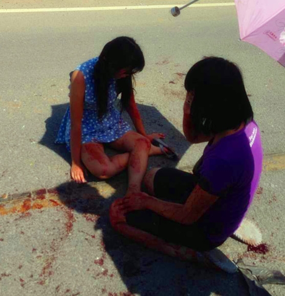 恭城栗木三渡桥路段车祸惊现冷漠微笑哥~89 / 作者:马刻薄罗 / 帖子ID:103922