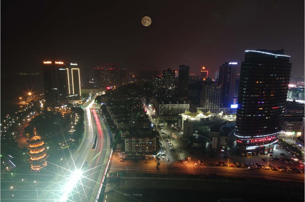 中国芜湖临江塔夜景714 / 作者:木鱼爱情 / 帖子ID:105142