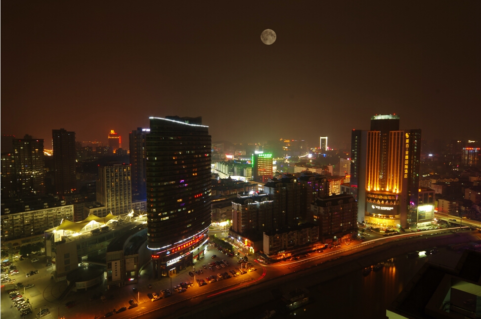 中国芜湖临江塔夜景489 / 作者:木鱼爱情 / 帖子ID:105142