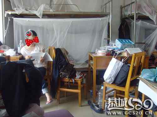 曾经的大学生活（做好心理准备，要相信这是女生宿舍）208 / 作者:茜随云影 / 帖子ID:456