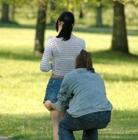 实拍公众场合里的各种猥琐咸猪手！让人无法蛋定！98 / 作者:街边小妹 / 帖子ID:782