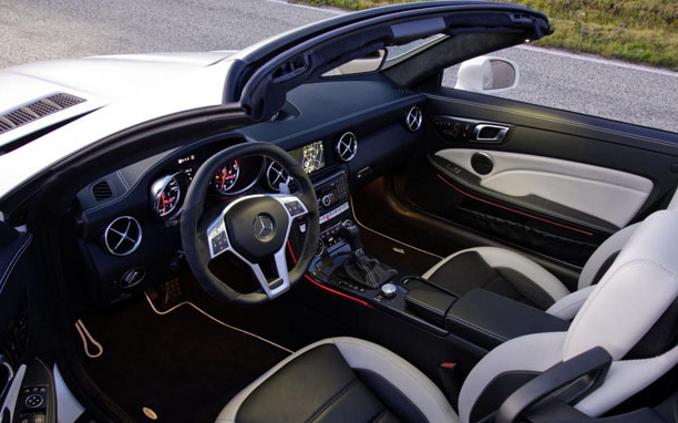 法兰克福车展前瞻：2012款奔驰SLK55 AMG887 / 作者:街边小妹 / 帖子ID:945