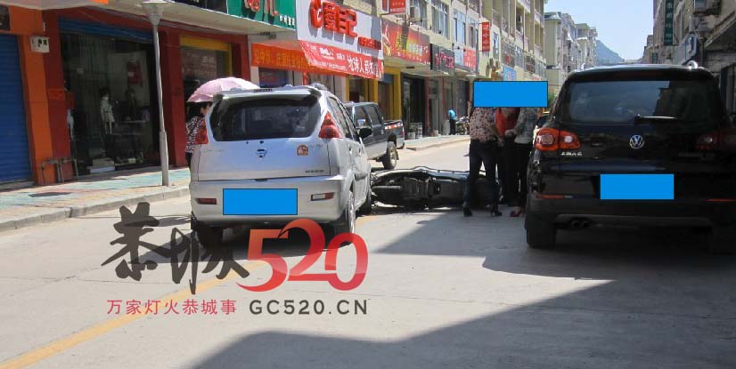 滨江苑又出车祸了 有图有真相!156 / 作者:520记者 / 帖子ID:1762