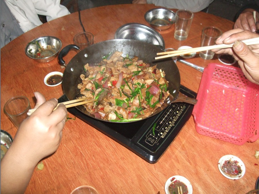 搞了两锅大杂烩吃起，出来一身骚..受不了额807 / 作者:少年包工头 / 帖子ID:2297