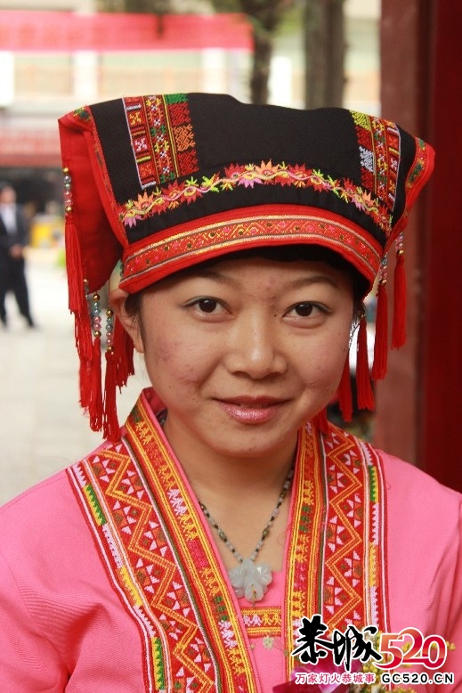 书法联展上拍到的瑶族美女961 / 作者:瑶族老 / 帖子ID:2585