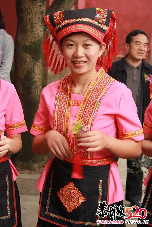 书法联展上拍到的瑶族美女75 / 作者:瑶族老 / 帖子ID:2585