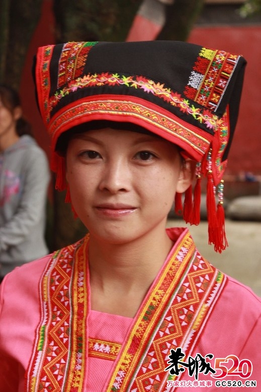 书法联展上拍到的瑶族美女659 / 作者:瑶族老 / 帖子ID:2585