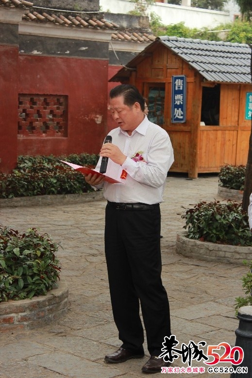 书法联展上拍到的瑶族美女554 / 作者:瑶族老 / 帖子ID:2585