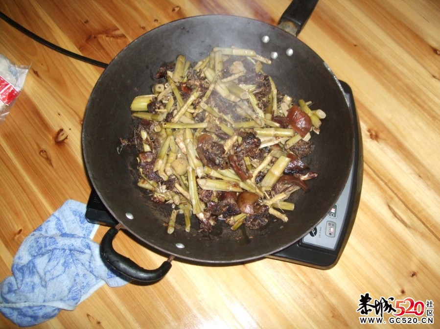 老鼠肉，河边小鱼仔。猪脚，猪下水....520 / 作者:矮木劈山 / 帖子ID:2995