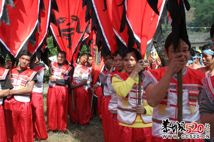 水滨盘王节上 游街片段370 / 作者:瑶族老 / 帖子ID:3513