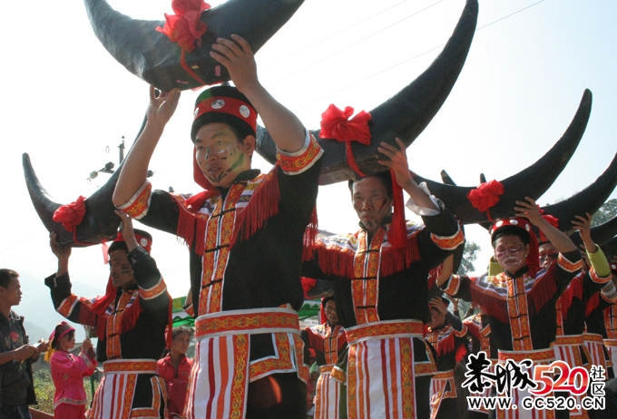 水滨盘王节上 游街片段275 / 作者:瑶族老 / 帖子ID:3513
