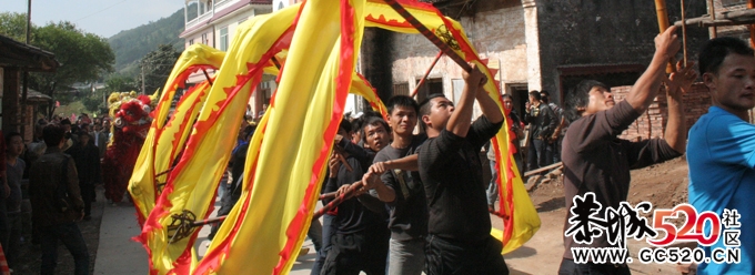 水滨盘王节上 游街片段855 / 作者:瑶族老 / 帖子ID:3513