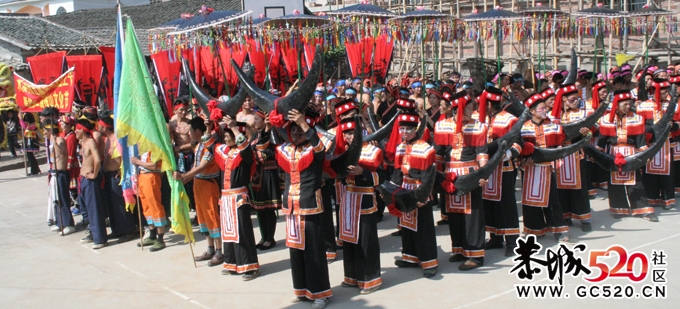 水滨盘王节上 游街片段90 / 作者:瑶族老 / 帖子ID:3513