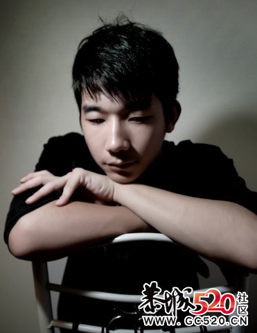 新银报道，小伙子，O(∩_∩)O哈哈~692 / 作者:魔法师的倾诉 / 帖子ID:4688