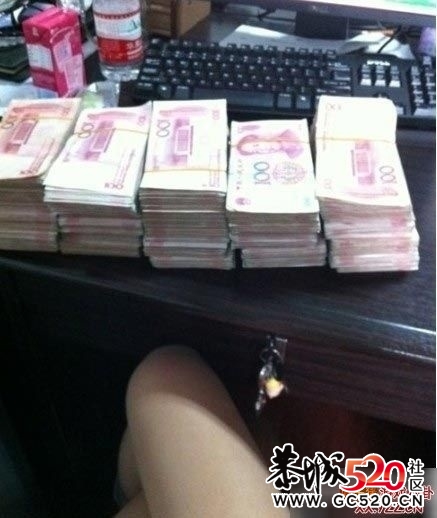 假如上面跟下面只能选一样，你选哪个？.425 / 作者:请叫我宅男先生 / 帖子ID:5355