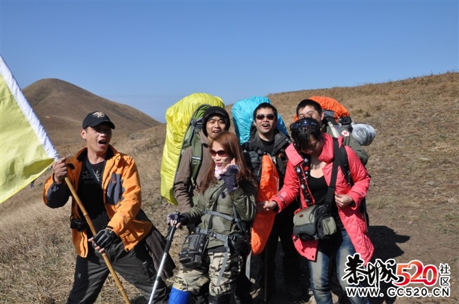 那山，那水，那黄色的草原，还有我们520旗子！（燕子山）486 / 作者:红日叔叔 / 帖子ID:6015