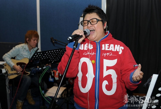 韩红回应粗口骂日本：还要怂到什么时候？863 / 作者:竹笋 / 帖子ID:7726