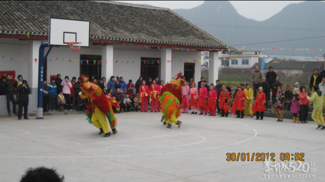 2012年 江贝村篮球场终于建好872 / 作者:易水清 / 帖子ID:8934