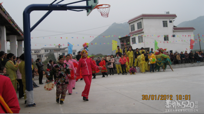 2012年 江贝村篮球场终于建好36 / 作者:易水清 / 帖子ID:8934