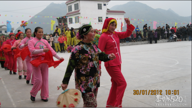 2012年 江贝村篮球场终于建好827 / 作者:易水清 / 帖子ID:8934