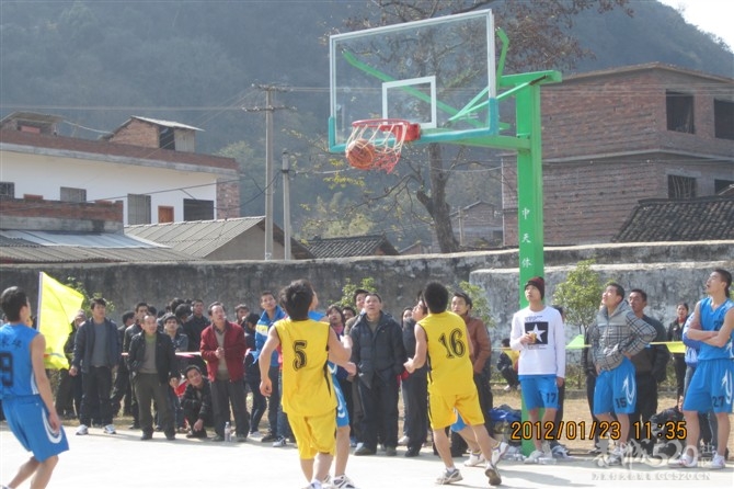 2012年下宋“恒义杯”篮球赛圆满结束，请欣赏比赛精彩照片！72 / 作者:熞蔃棏疲憊 / 帖子ID:9089