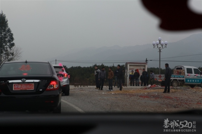 好久没来520了 发下自己婚礼让大家拍拍砖！914 / 作者:゛メ╳灬嚟_先生 / 帖子ID:11927