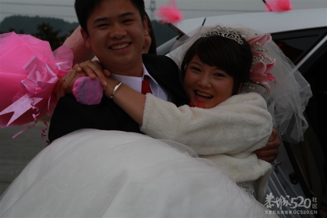 好久没来520了 发下自己婚礼让大家拍拍砖！396 / 作者:゛メ╳灬嚟_先生 / 帖子ID:11927