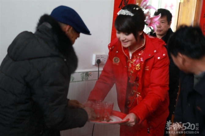 好久没来520了 发下自己婚礼让大家拍拍砖！975 / 作者:゛メ╳灬嚟_先生 / 帖子ID:11927