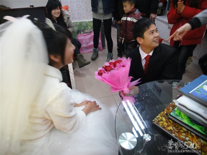 好久没来520了 发下自己婚礼让大家拍拍砖！744 / 作者:゛メ╳灬嚟_先生 / 帖子ID:11927