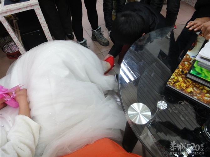 好久没来520了 发下自己婚礼让大家拍拍砖！953 / 作者:゛メ╳灬嚟_先生 / 帖子ID:11927