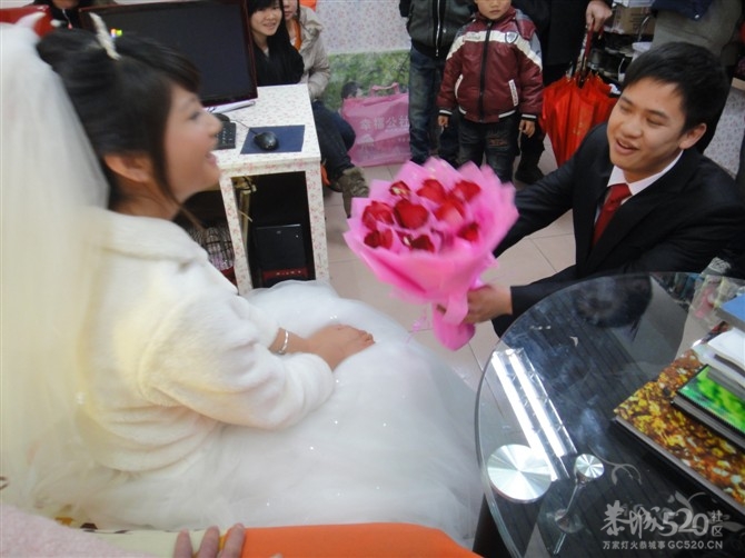 好久没来520了 发下自己婚礼让大家拍拍砖！868 / 作者:゛メ╳灬嚟_先生 / 帖子ID:11927