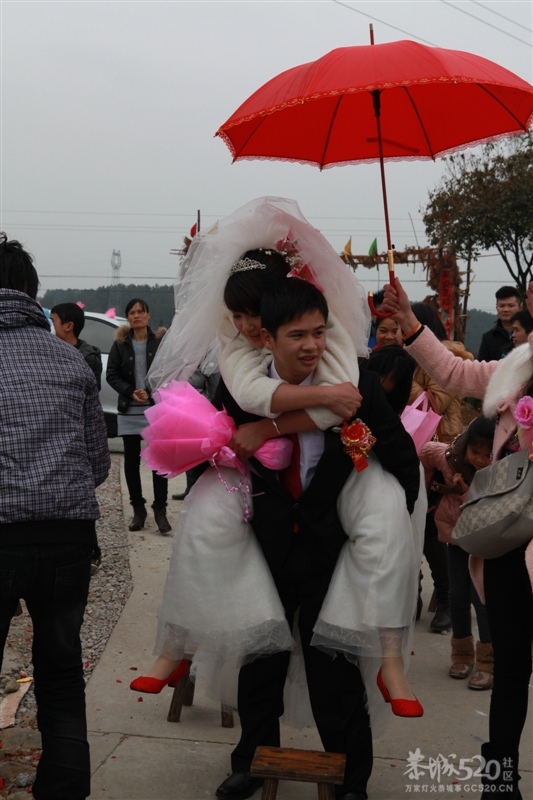 好久没来520了 发下自己婚礼让大家拍拍砖！761 / 作者:゛メ╳灬嚟_先生 / 帖子ID:11927