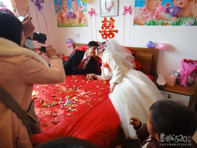 好久没来520了 发下自己婚礼让大家拍拍砖！102 / 作者:゛メ╳灬嚟_先生 / 帖子ID:11927