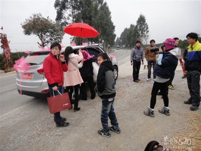 好久没来520了 发下自己婚礼让大家拍拍砖！498 / 作者:゛メ╳灬嚟_先生 / 帖子ID:11927