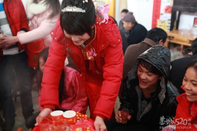 好久没来520了 发下自己婚礼让大家拍拍砖！153 / 作者:゛メ╳灬嚟_先生 / 帖子ID:11927