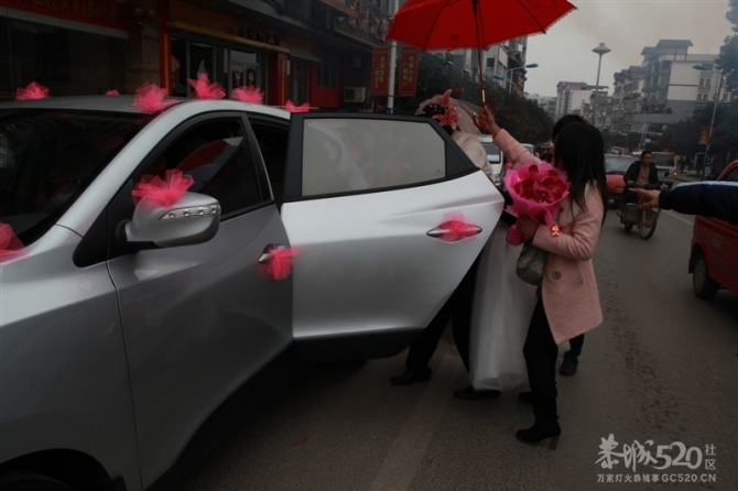 好久没来520了 发下自己婚礼让大家拍拍砖！888 / 作者:゛メ╳灬嚟_先生 / 帖子ID:11927