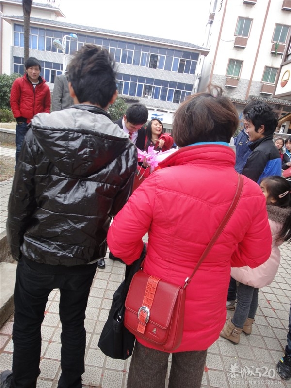好久没来520了 发下自己婚礼让大家拍拍砖！754 / 作者:゛メ╳灬嚟_先生 / 帖子ID:11927