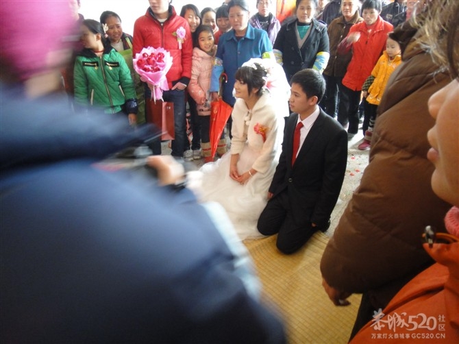 好久没来520了 发下自己婚礼让大家拍拍砖！905 / 作者:゛メ╳灬嚟_先生 / 帖子ID:11927