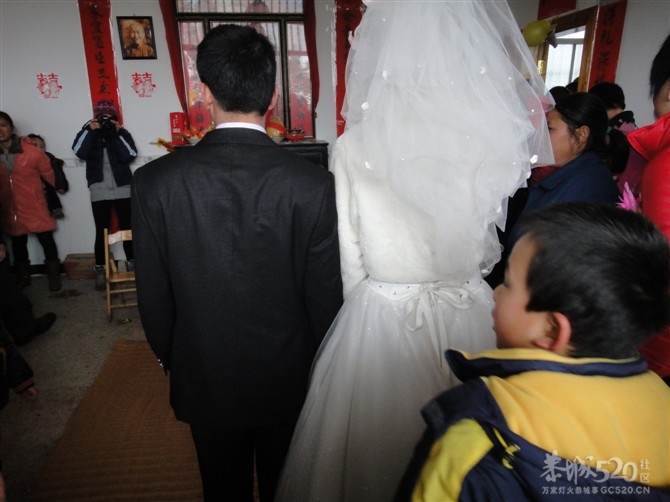 好久没来520了 发下自己婚礼让大家拍拍砖！489 / 作者:゛メ╳灬嚟_先生 / 帖子ID:11927