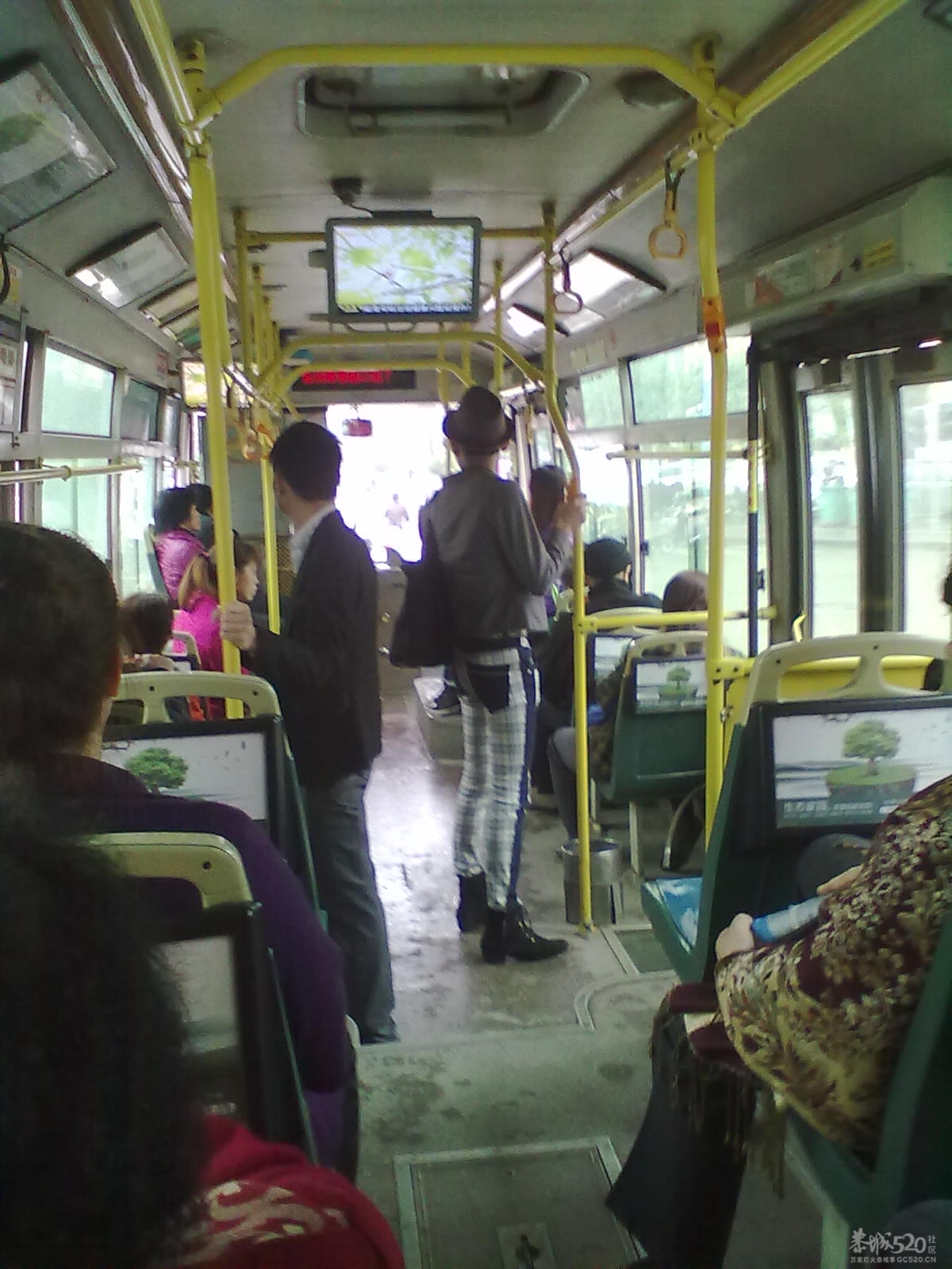 看见这位哥，一阵菊紧。。。。。。701 / 作者:扯卵谈 / 帖子ID:11977