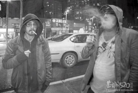 英画家铅笔画逼真似用相机拍摄(组图)918 / 作者:扯卵谈 / 帖子ID:12198