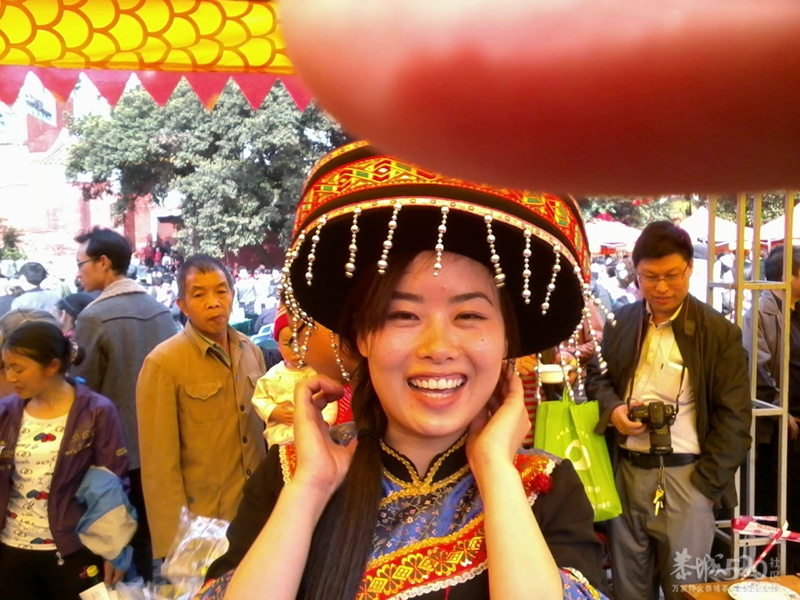 油茶节上的双胞胎美眉。312 / 作者:大叔快乐 / 帖子ID:12920