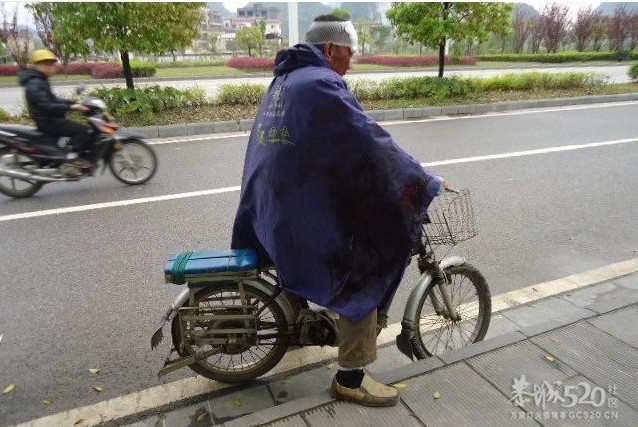 车祸,场面血腥.胆小勿入!!!901 / 作者:穷人 / 帖子ID:13683